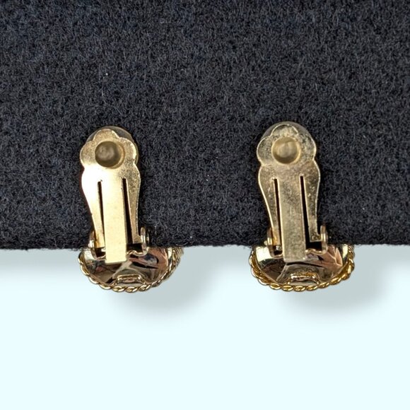 (2/$20) Vintage Wire-Wrapped Clip On Earrings - Picture 4 of 6